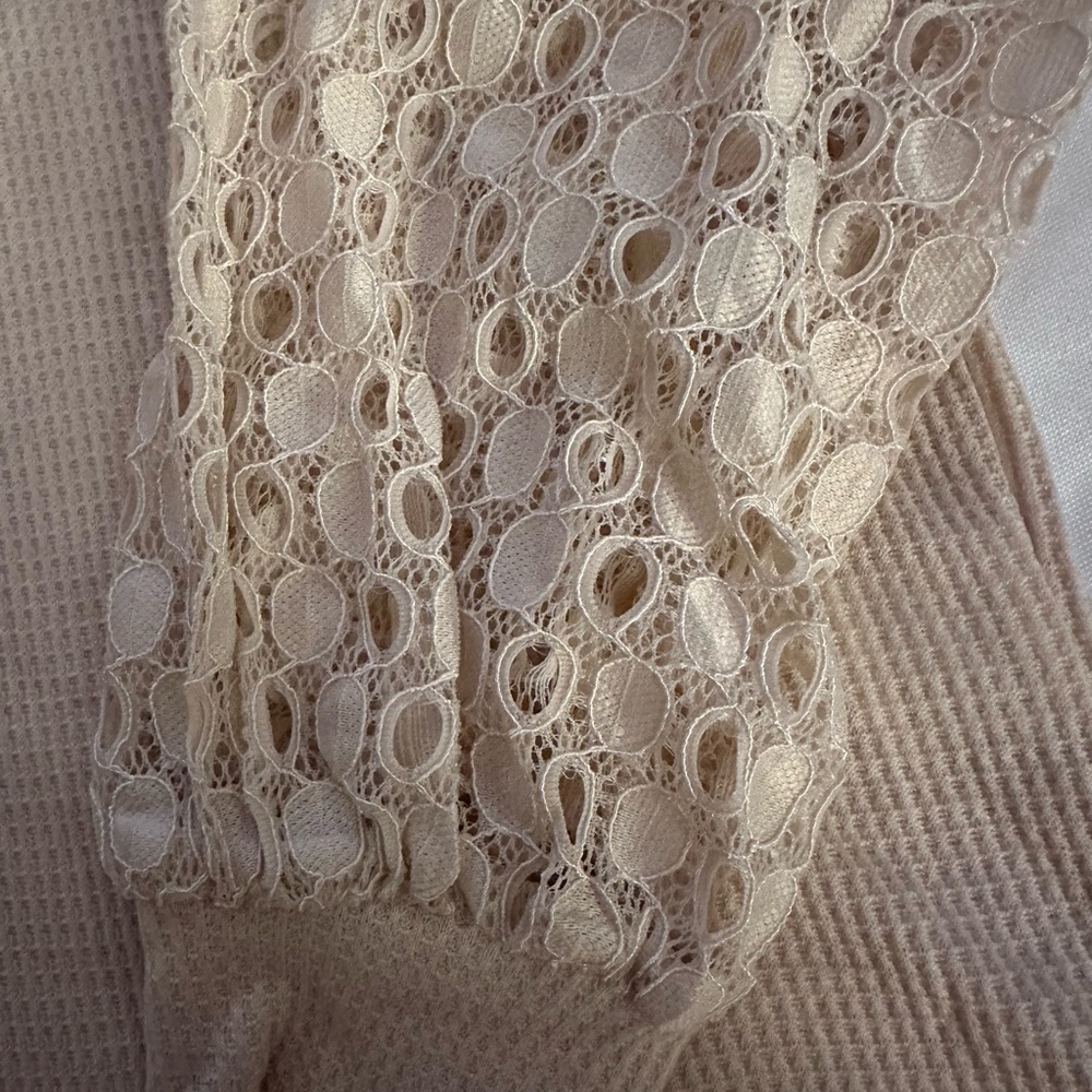 Miholl Cream Lace Sleeve Top hidden zipper NWT Size Small - Picture 4 of 5